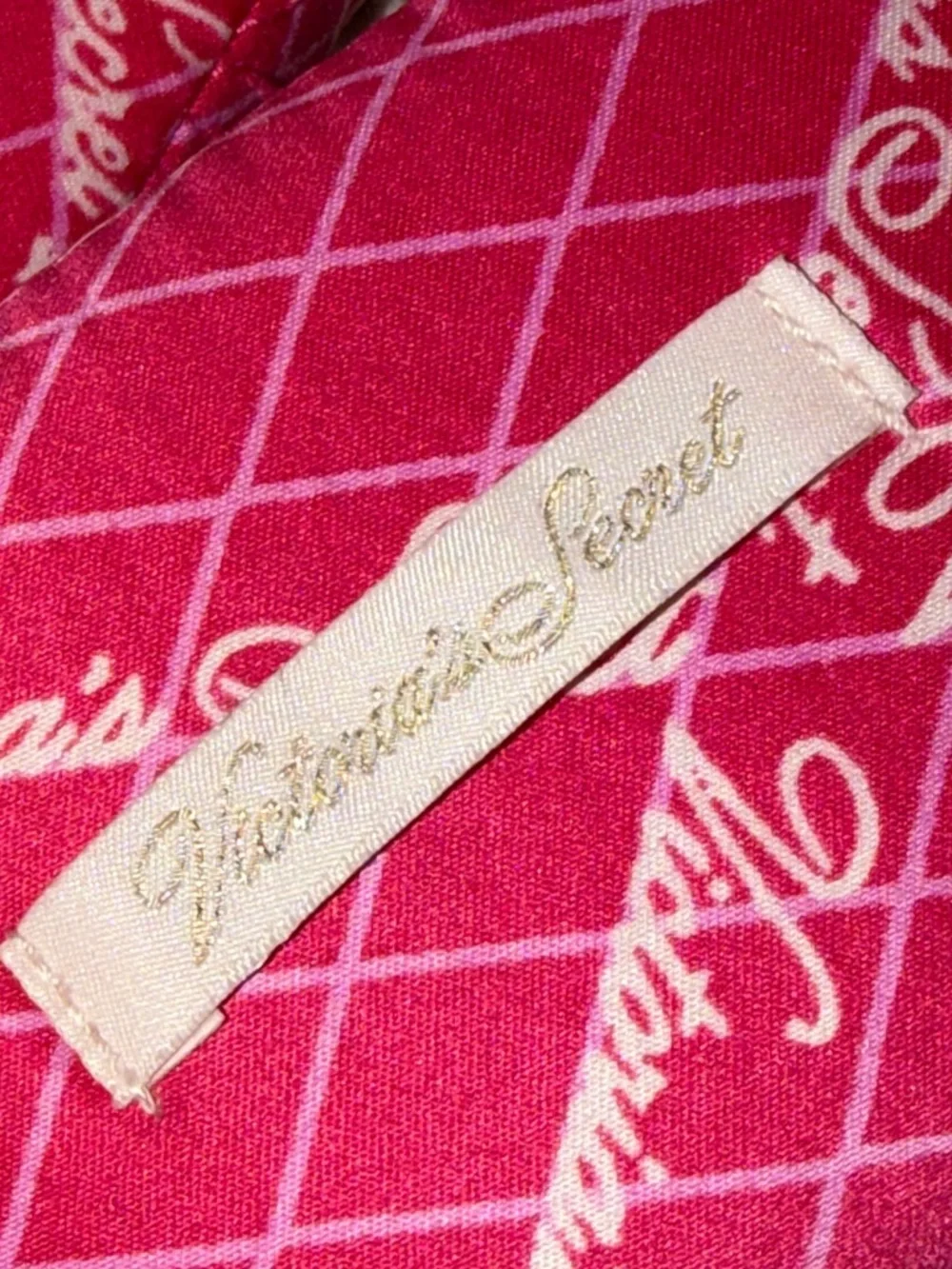 VICTORIA’S SECRET Faux Fur Trim Pink Fishnet Slippers - Picture 11 of 12